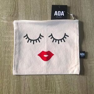NWT … AOA STUDIO Makeup / Cosmetic Bag